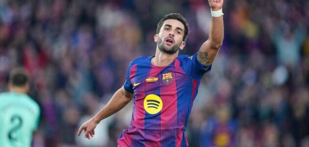 فيران توريس يحتفل بتسجيله هدفًا لبرشلونة ضد راسينغ في كأس ملك إسبانيا